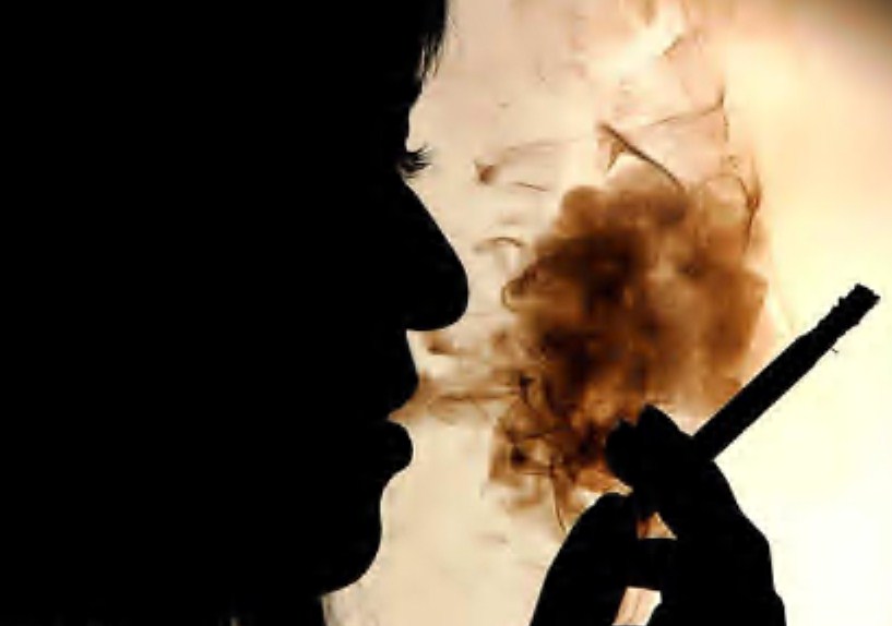 Как помочь женщине бросить курить?